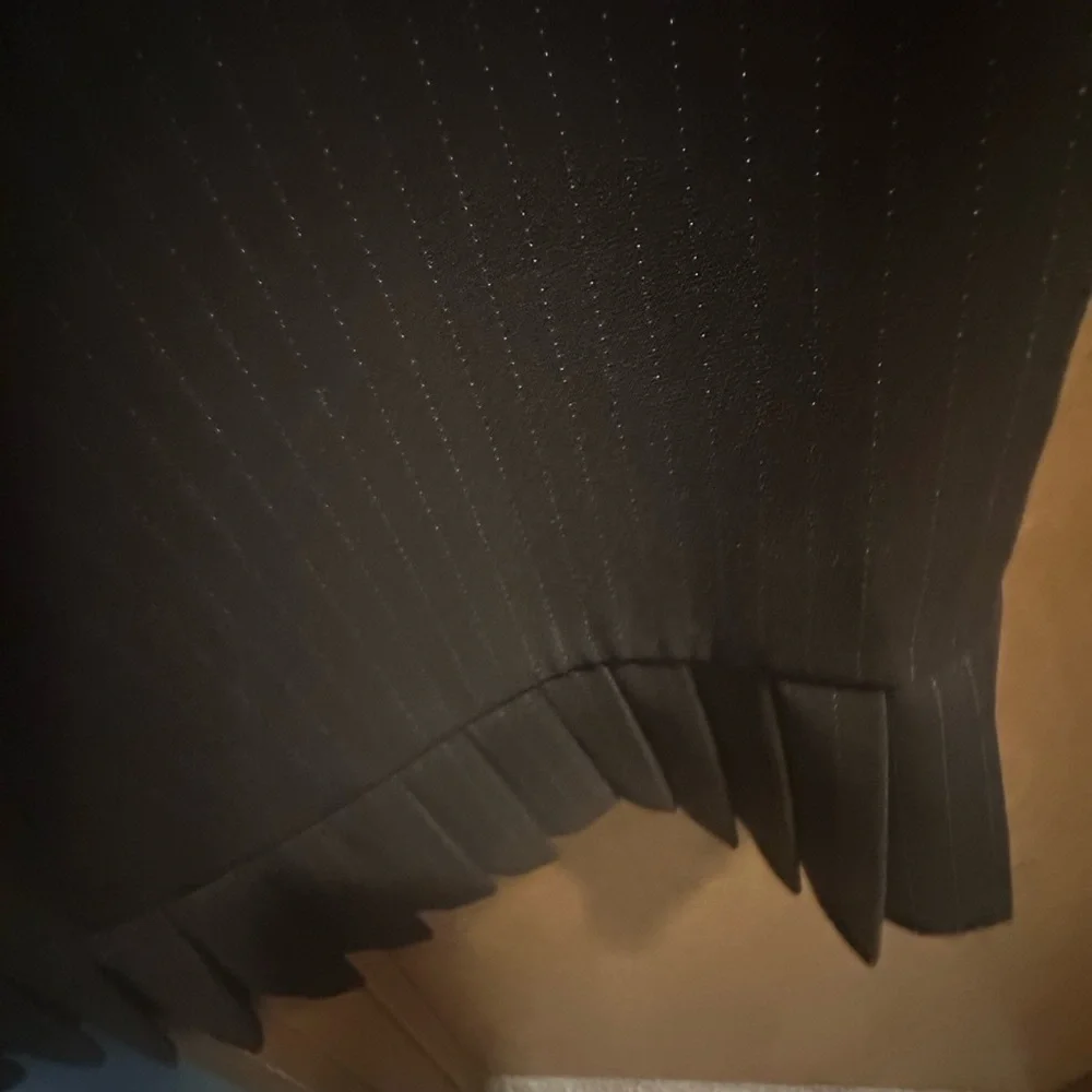 Tahari Elegant Brown Pinstripe Blazer and Skirt Set 16P - Picture 5 of 16